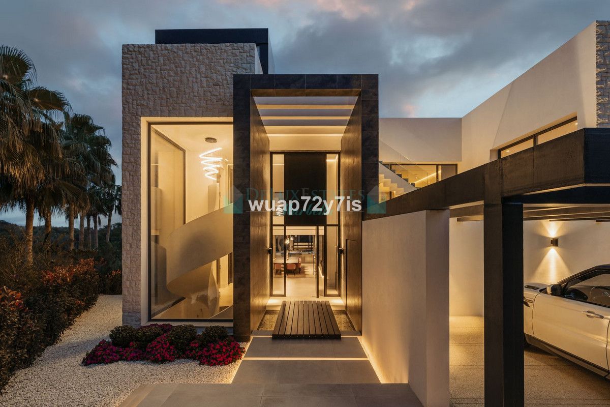 Villa for sale in Benahavis