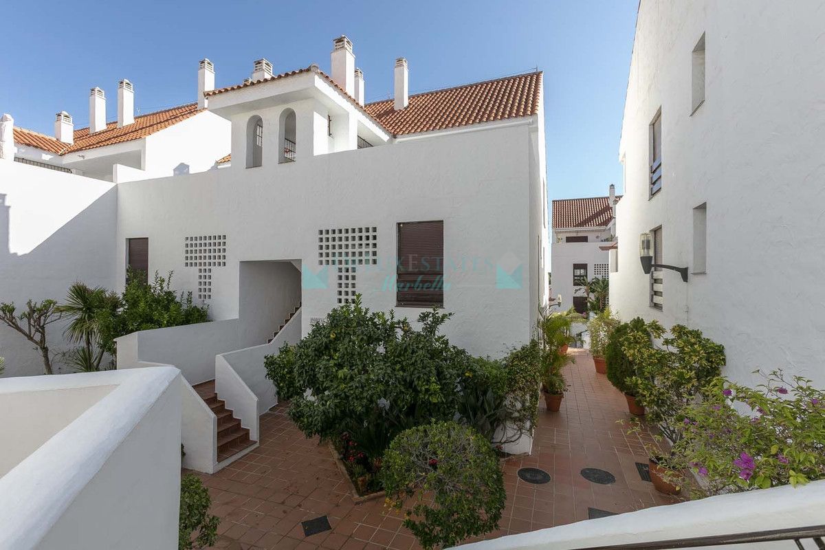 Ground Floor Apartment for sale in Nueva Andalucia