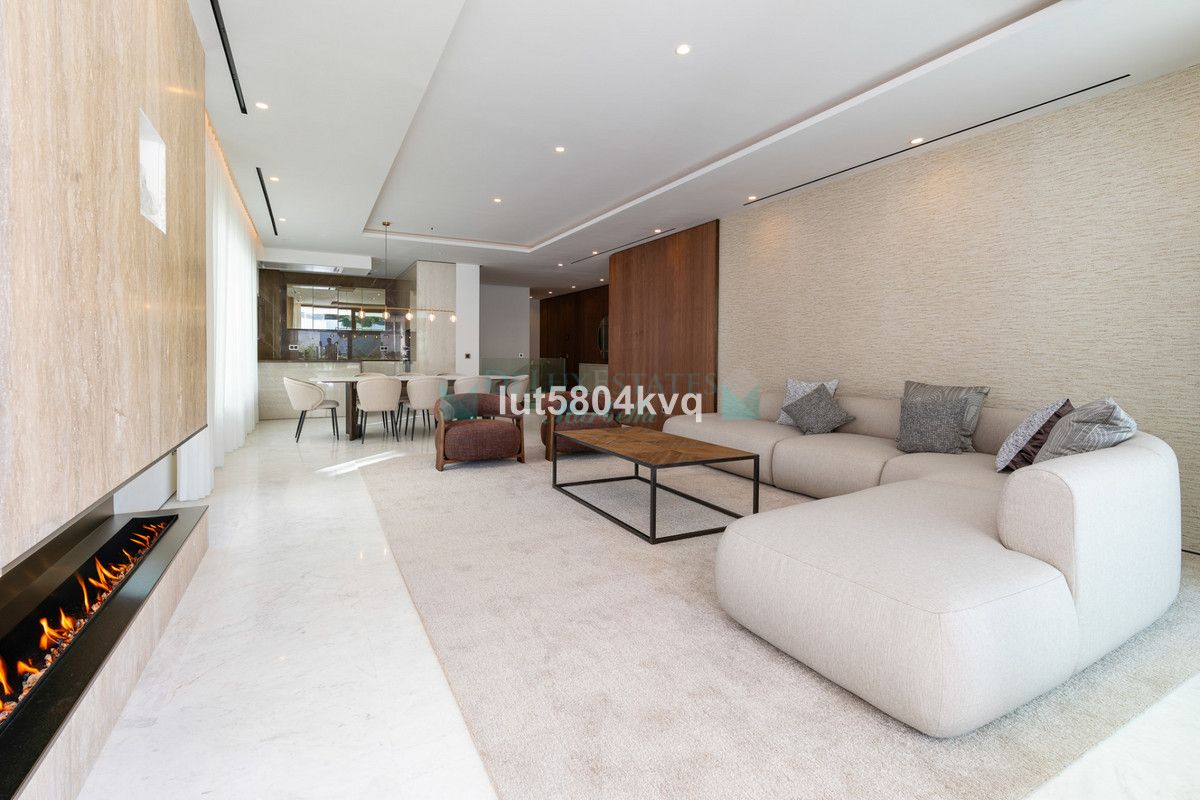 Ground Floor Apartment for sale in Marbella Golden Mile