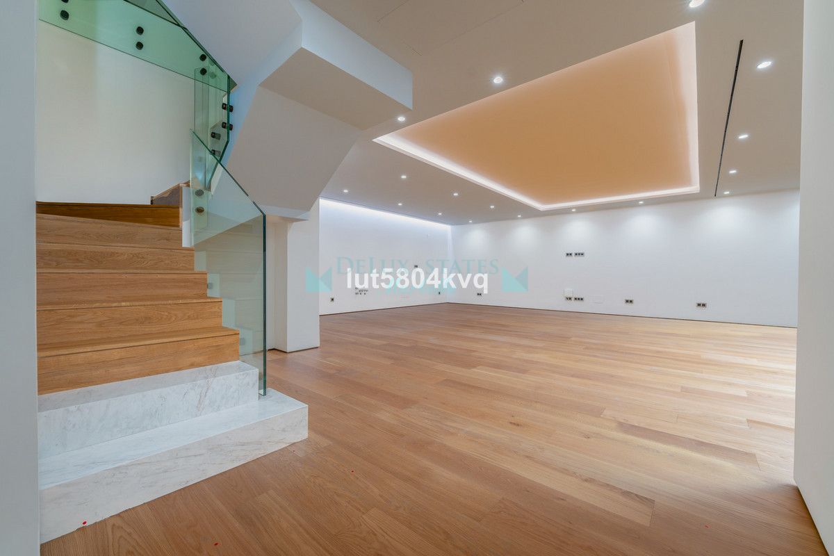 Ground Floor Apartment for sale in Marbella Golden Mile