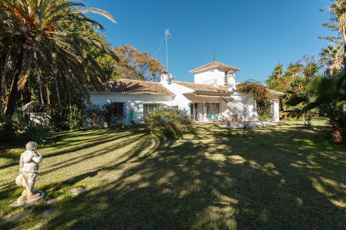 Villa for sale in Guadalmina Baja, San Pedro de Alcantara