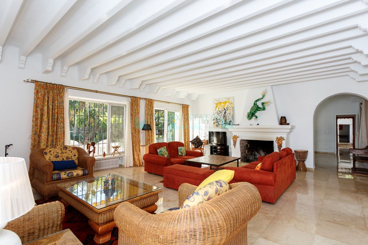 Villa for sale in Guadalmina Baja, San Pedro de Alcantara