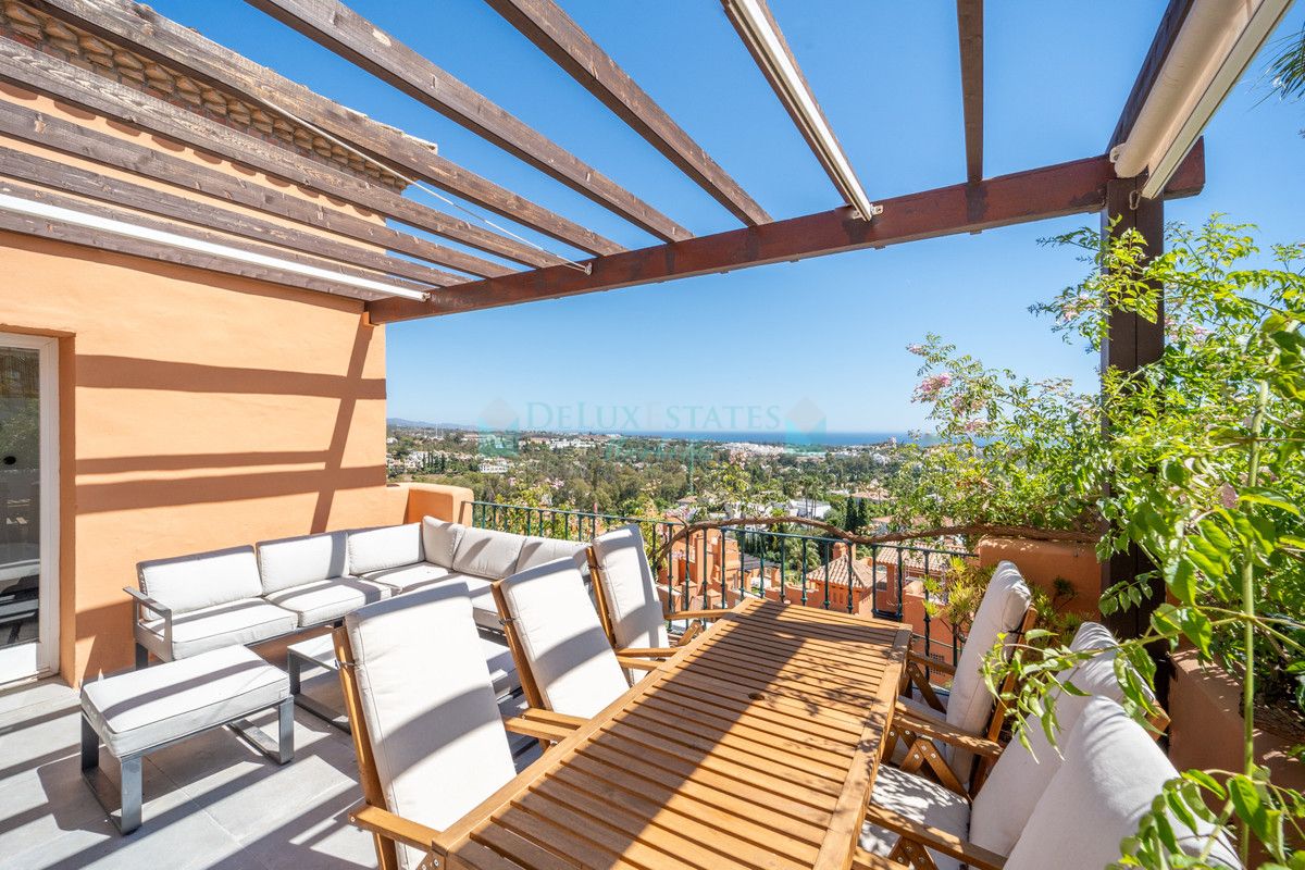 Penthouse for sale in Nueva Andalucia