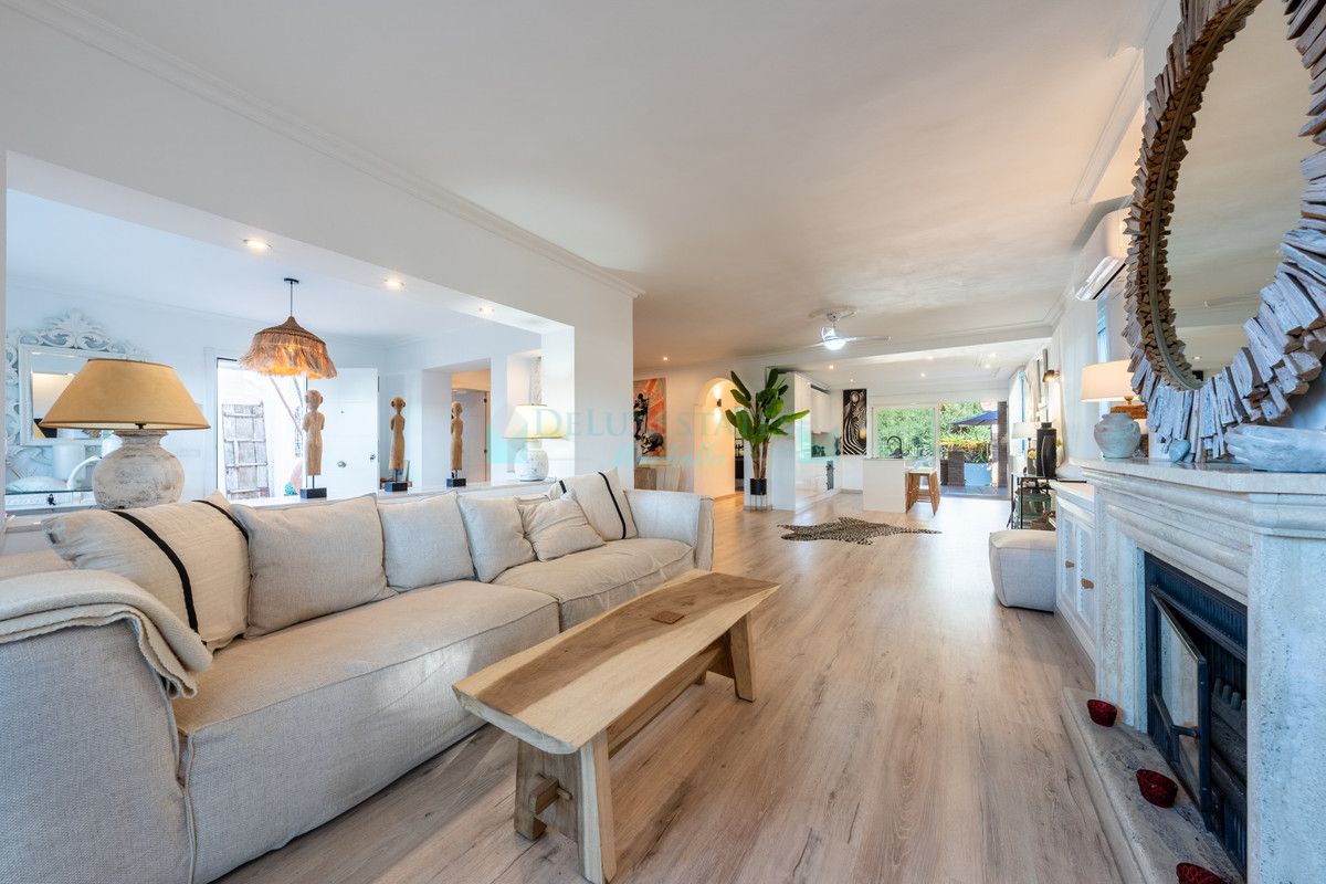 Villa Pareada en venta en Hacienda las Chapas, Marbella Este