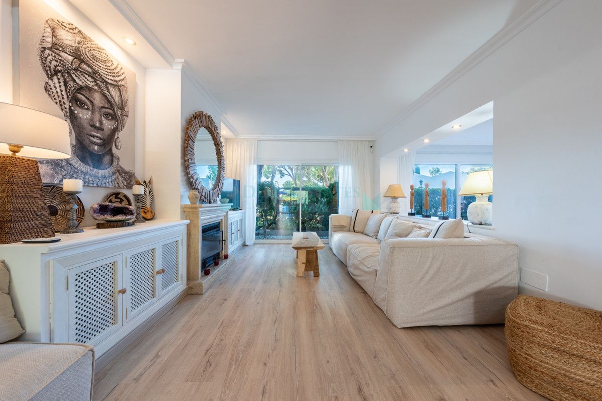 Villa Pareada en venta en Hacienda las Chapas, Marbella Este