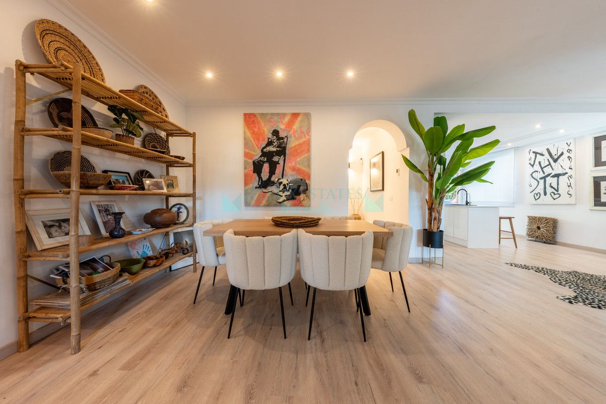 Villa Pareada en venta en Hacienda las Chapas, Marbella Este