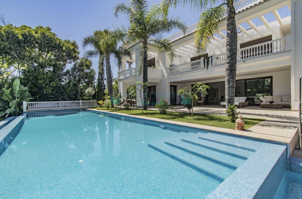 Villa for sale in Guadalmina Baja, San Pedro de Alcantara