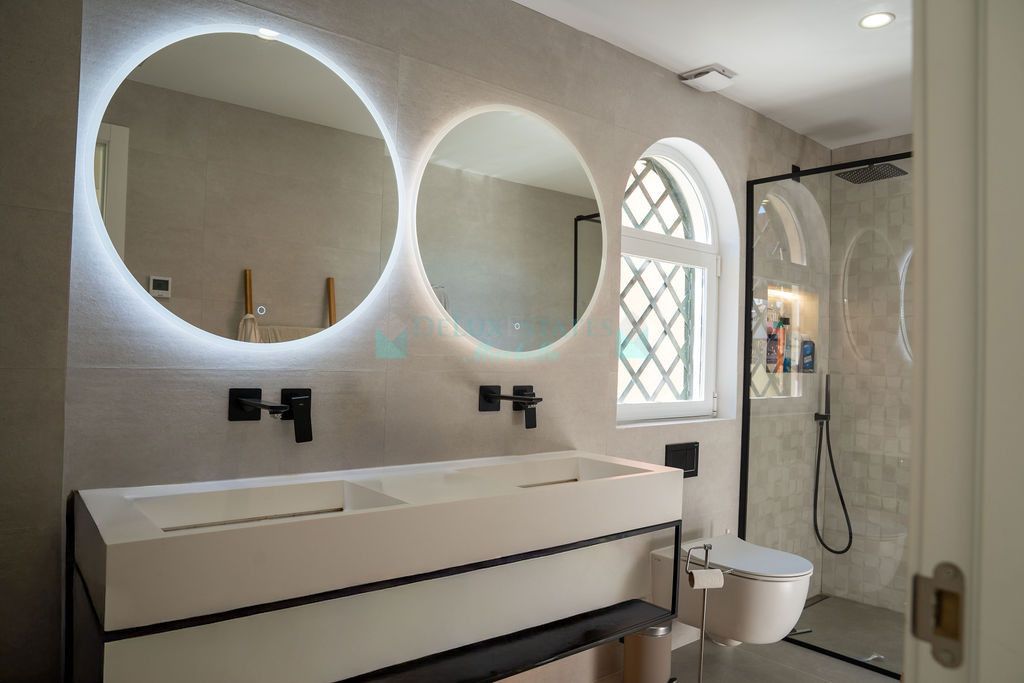 Town House for sale in Nueva Andalucia