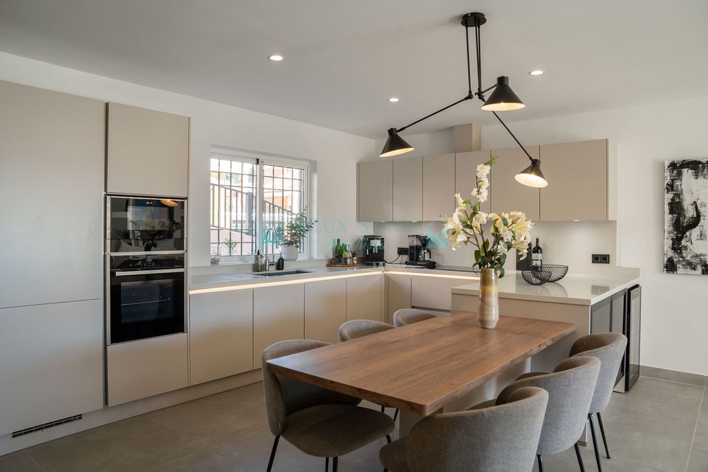 Town House for sale in Nueva Andalucia