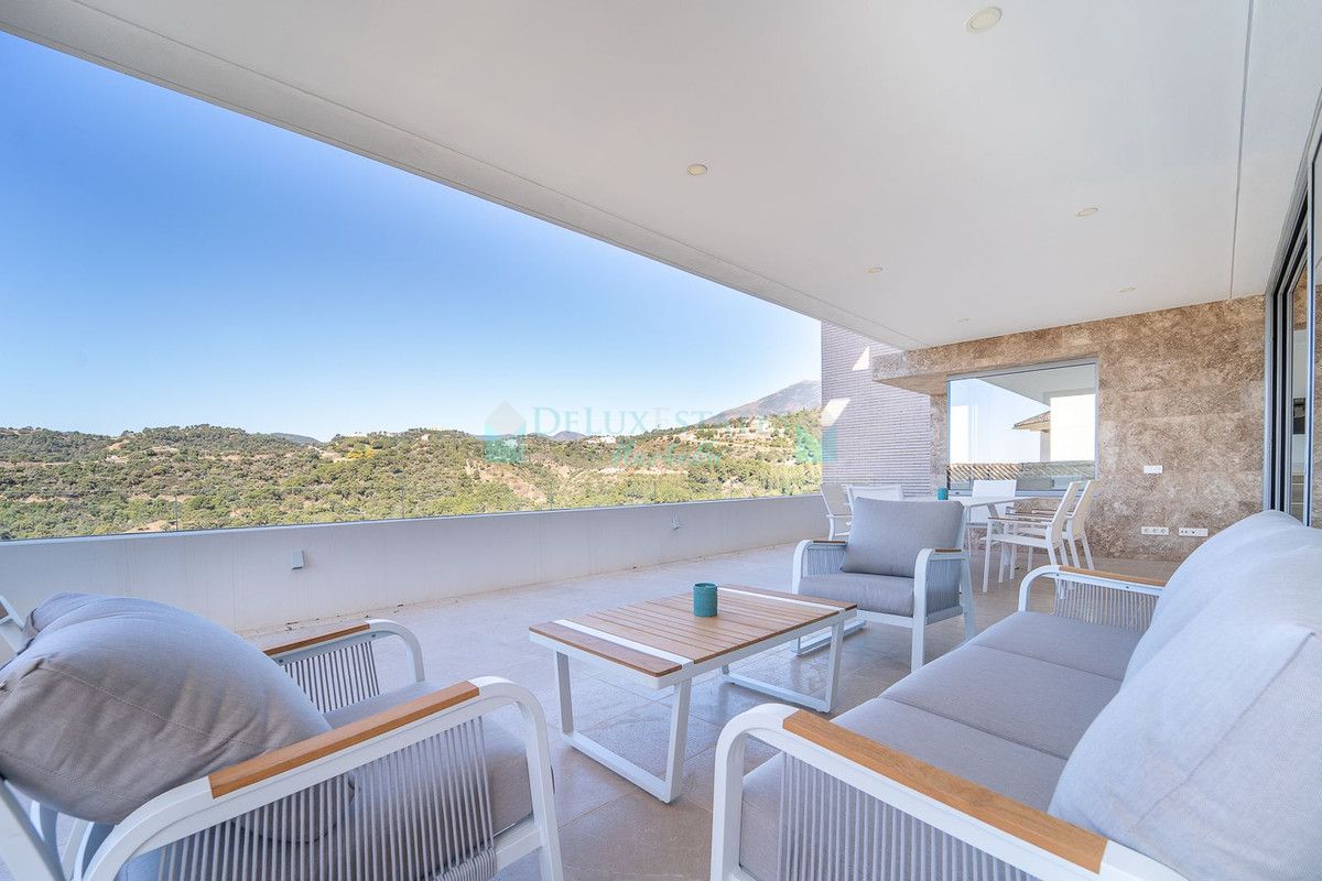 Villa en venta en Los Arqueros, Benahavis