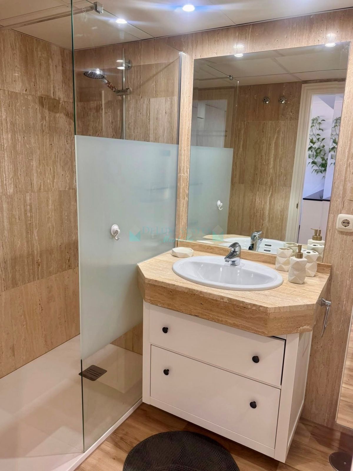 Apartamento en venta en Elviria, Marbella Este