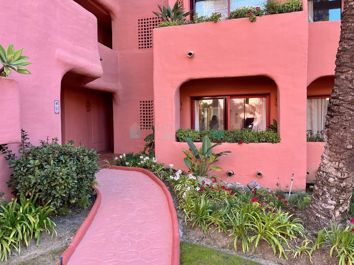 Ground Floor Apartment for sale in Estepona