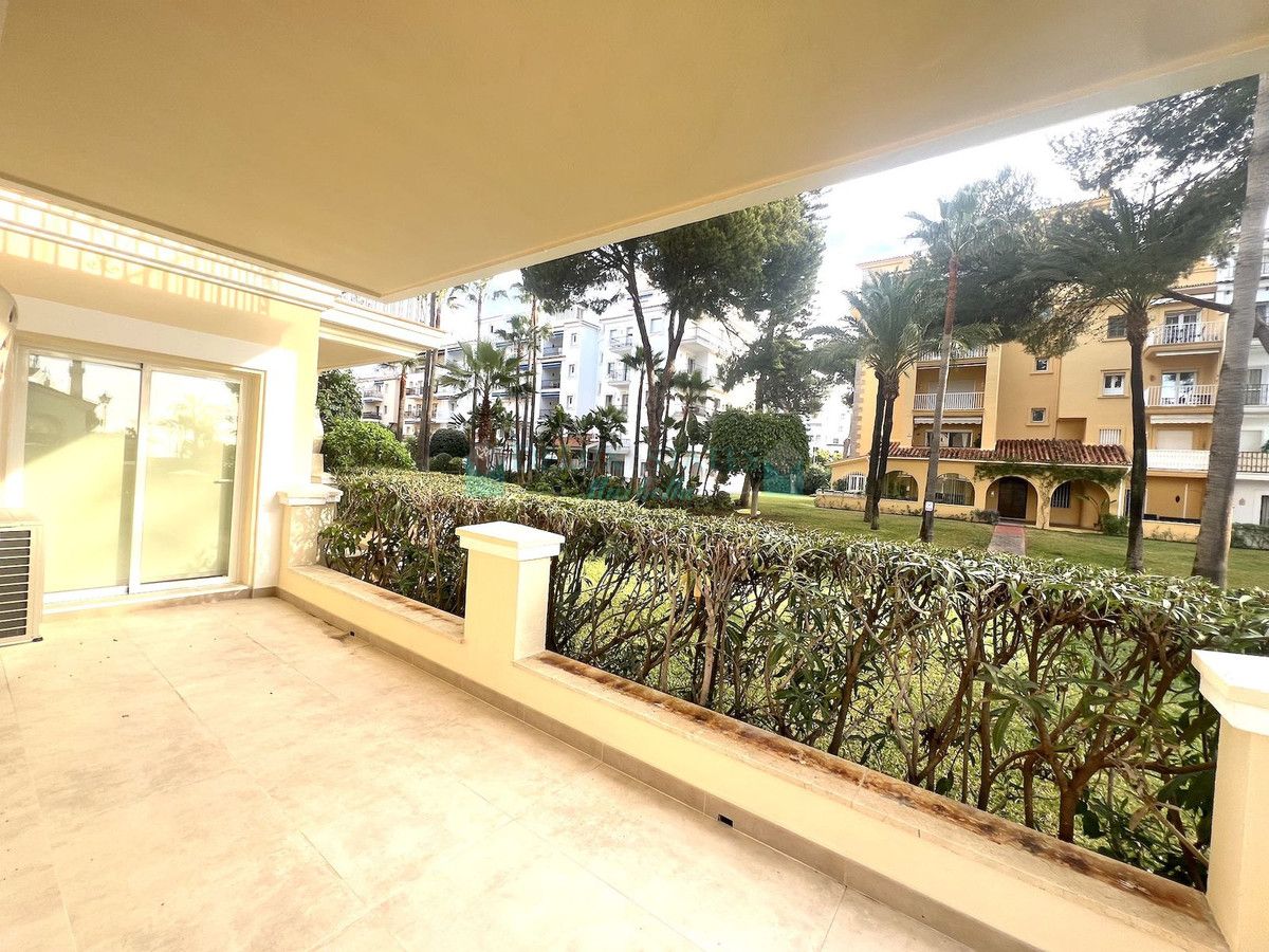 Ground Floor Apartment for sale in Marbella - Puerto Banus