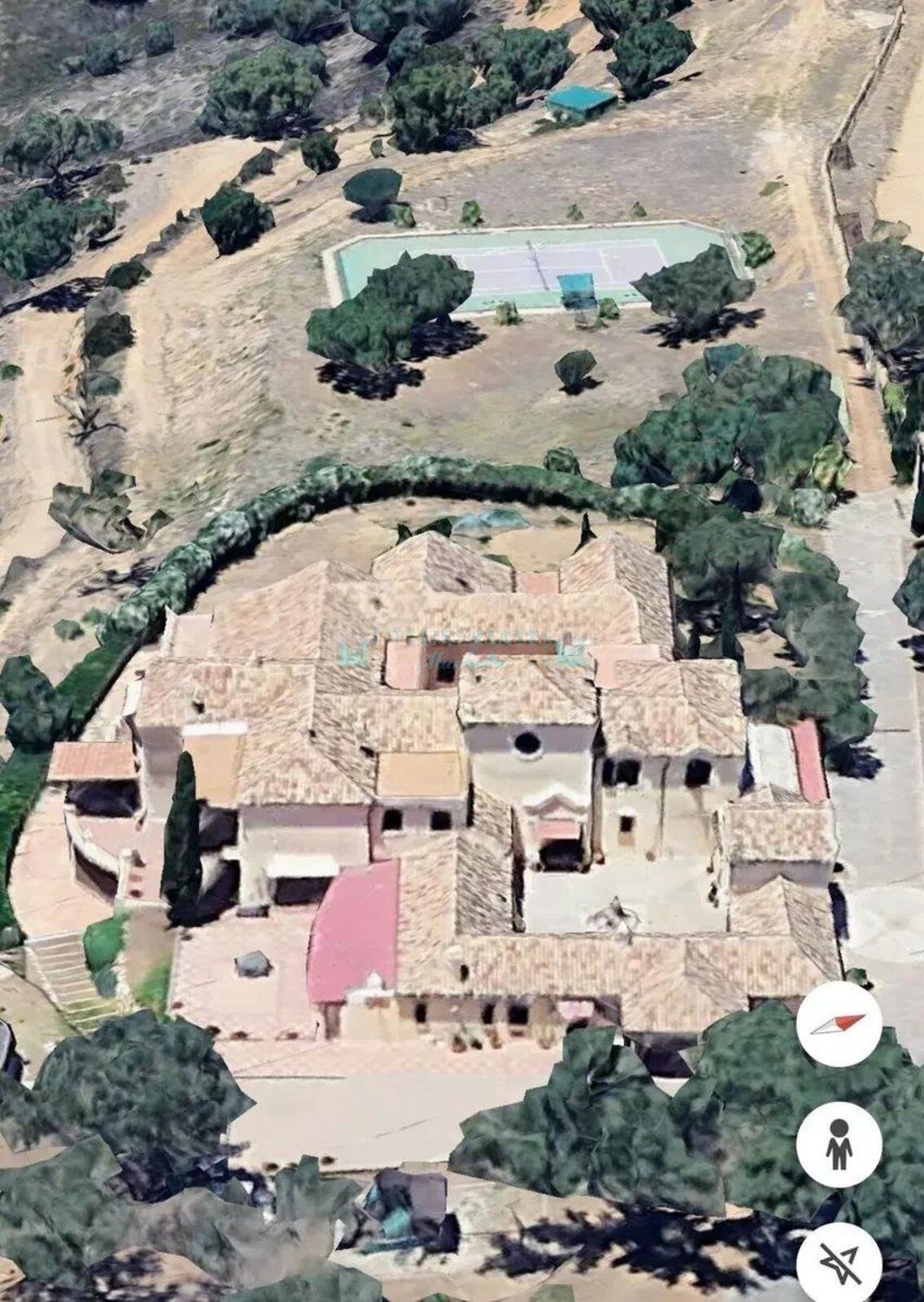 Villa for sale in La Mairena, Marbella East