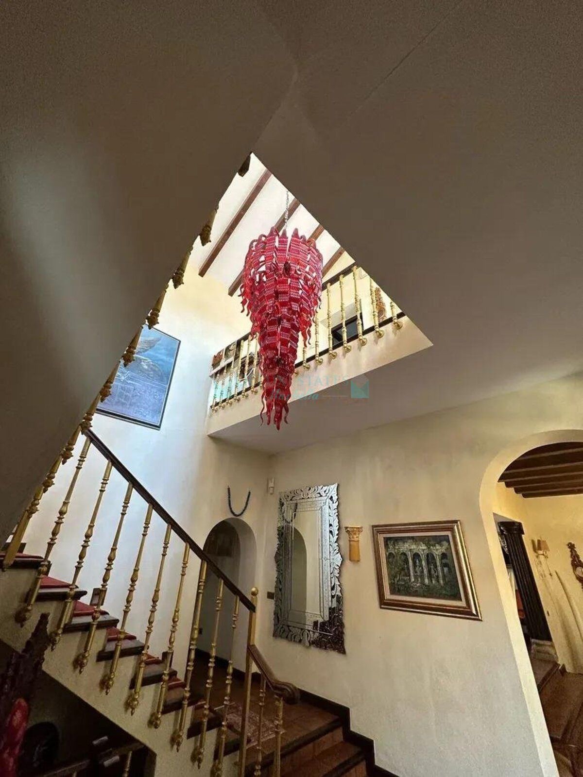 Villa for sale in La Mairena, Marbella East