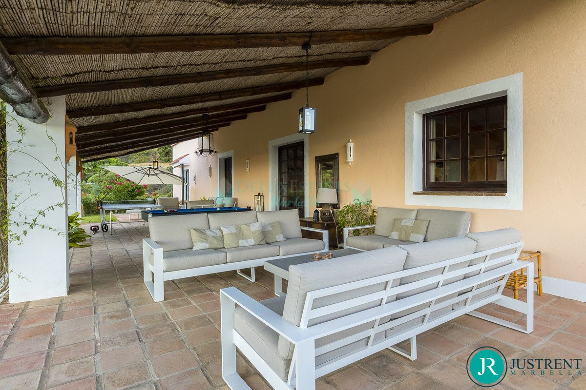 Villa for rent in Benahavis