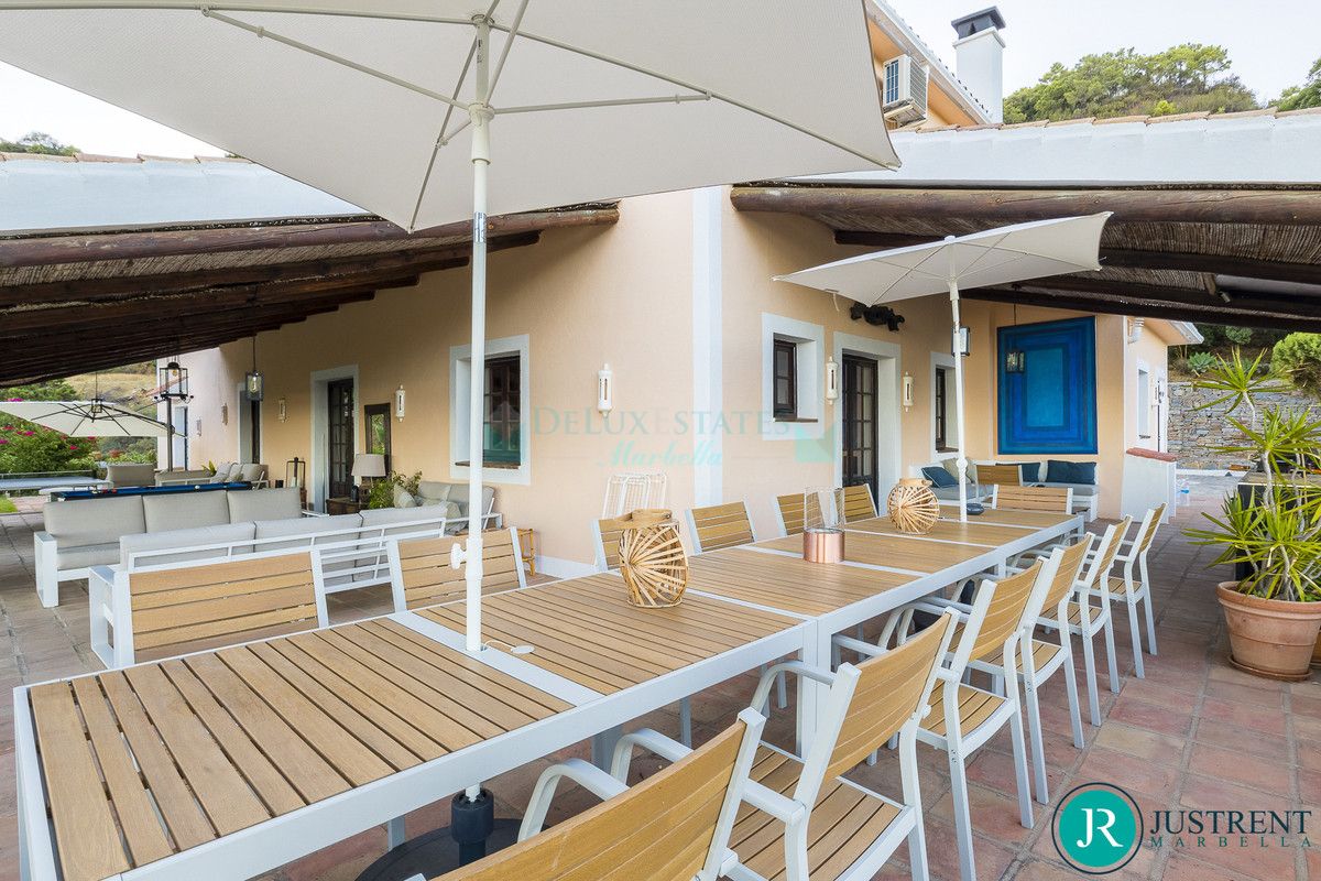 Villa for rent in Benahavis
