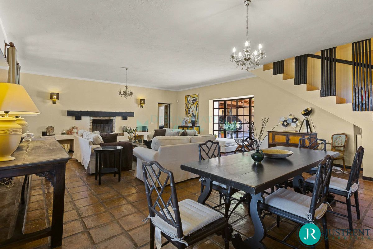 Villa for rent in Benahavis