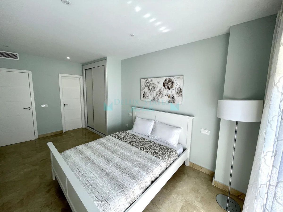 Penthouse for rent in Estepona