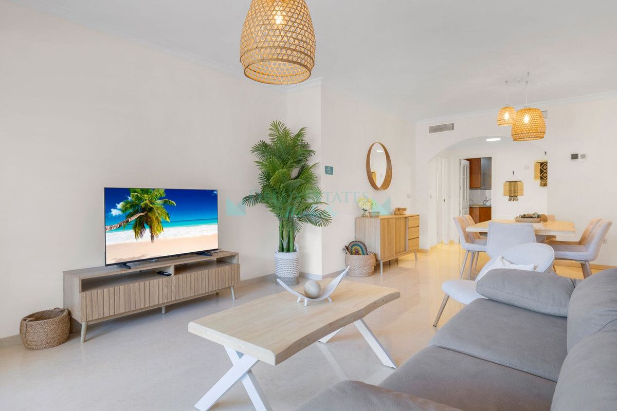 Apartamento en venta en Elviria, Marbella Este