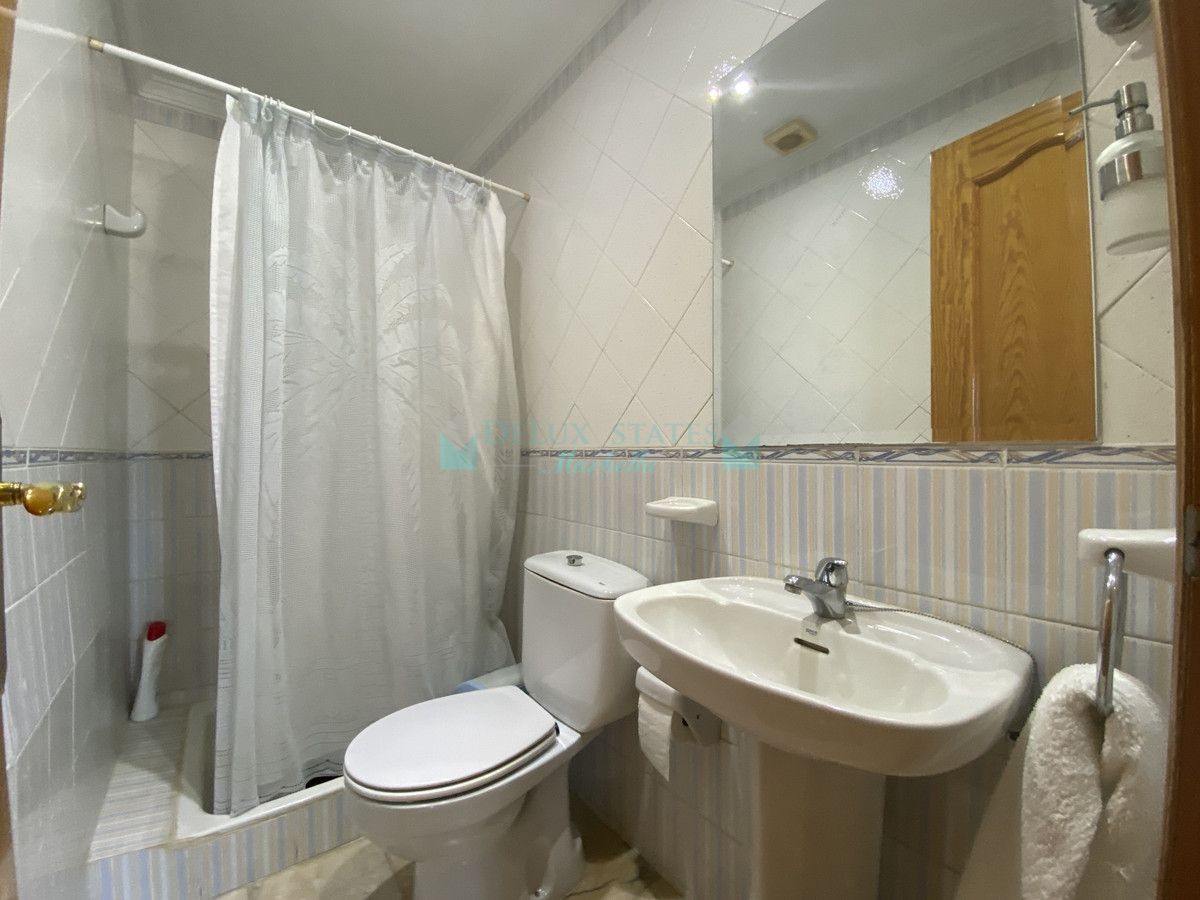 Finca for sale in Estepona