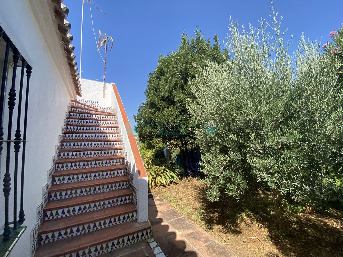 Finca for sale in Estepona