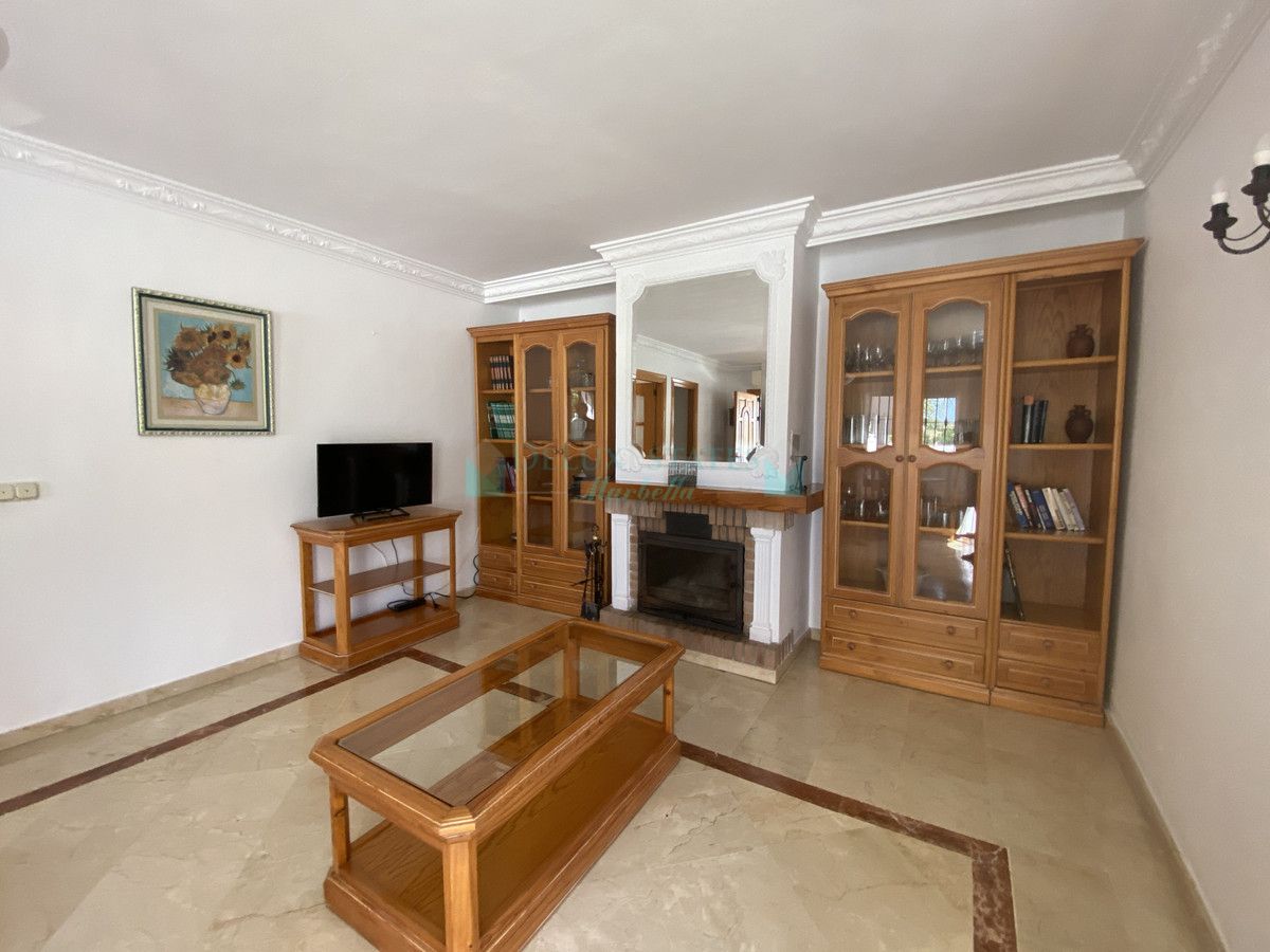 Finca for sale in Estepona