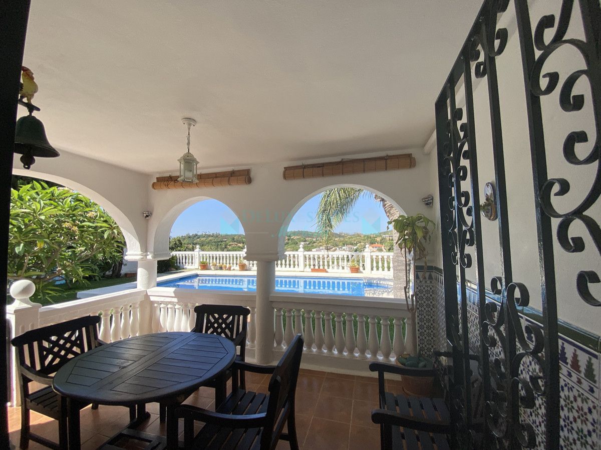 Finca for sale in Estepona