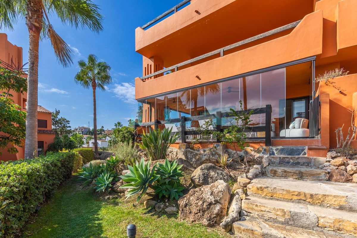 Ground Floor Apartment for sale in Estepona