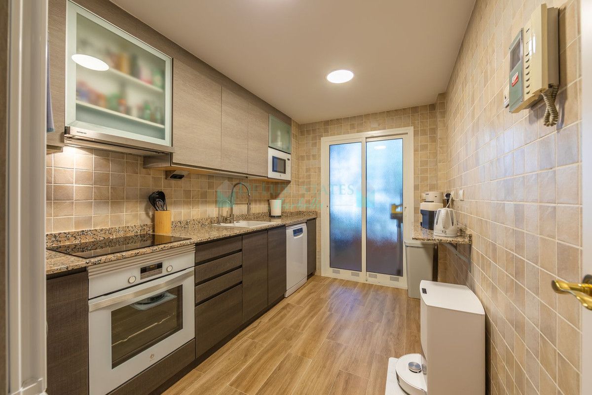 Ground Floor Apartment for sale in Estepona