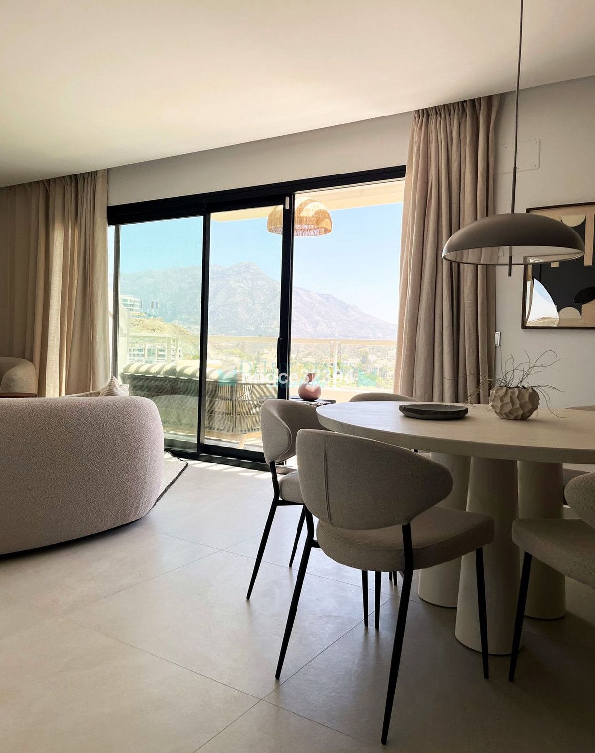 Penthouse for sale in Benahavis