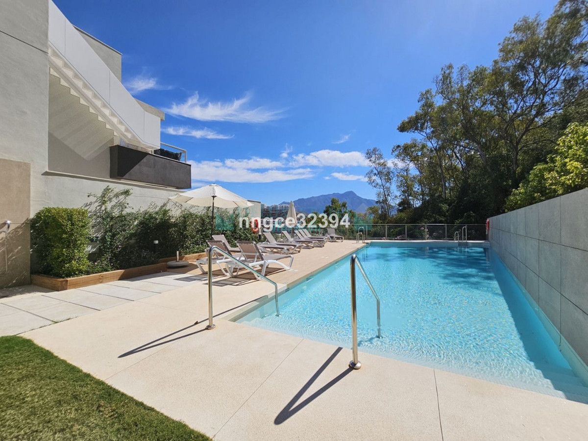 Penthouse for sale in Benahavis