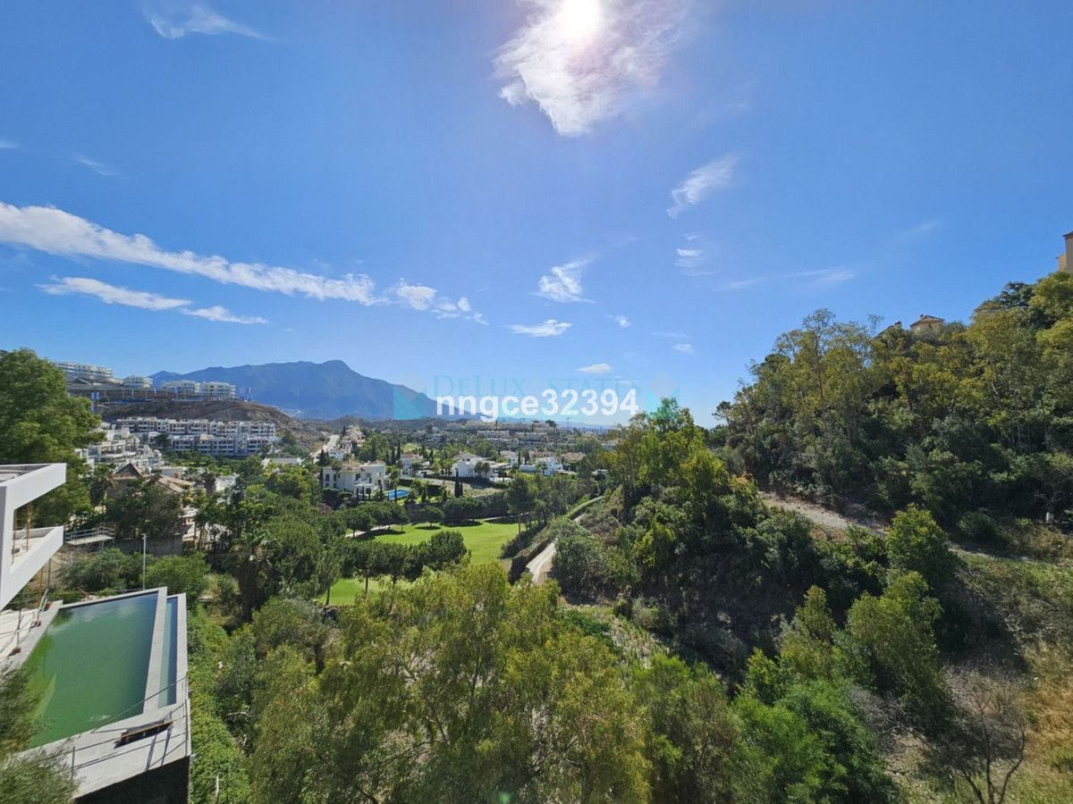 Penthouse for sale in Benahavis