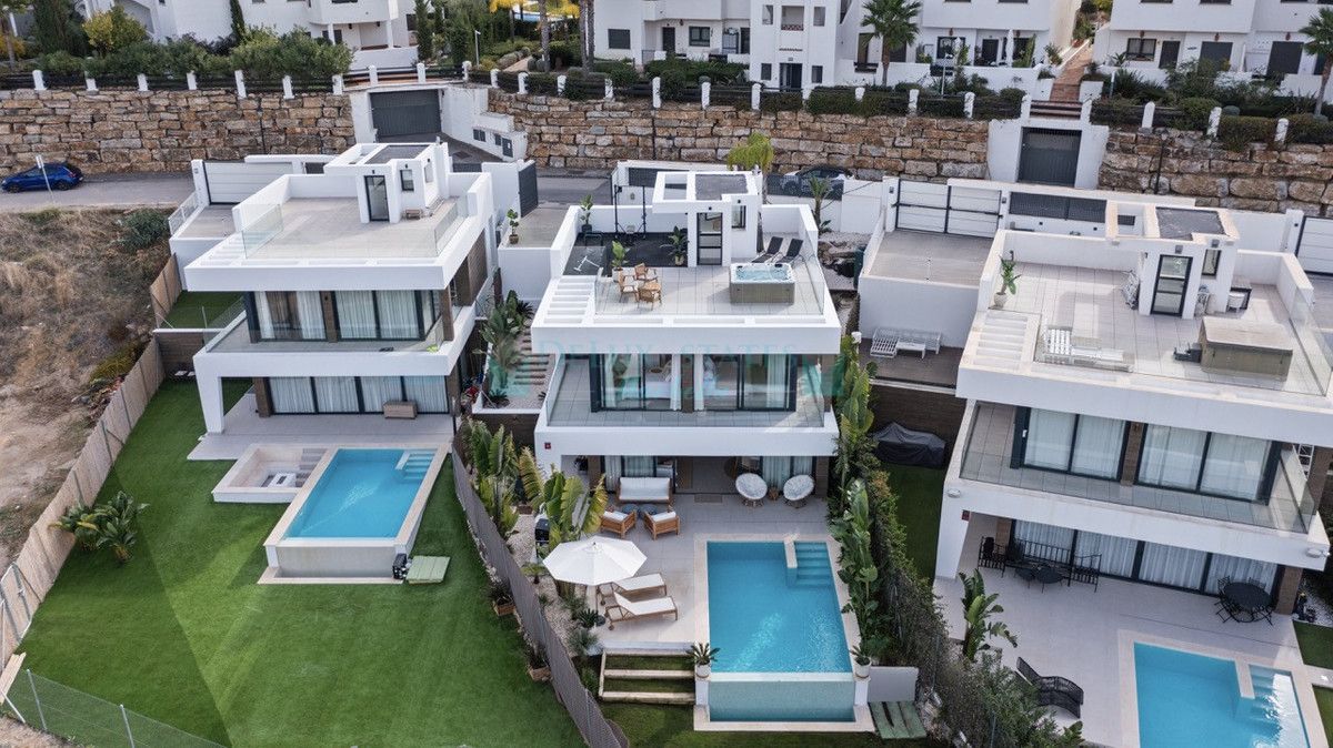 Villa for rent in Estepona