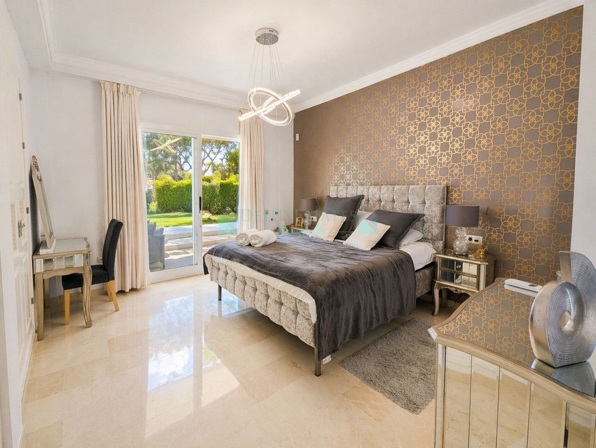 Ground Floor Apartment for sale in Artola, Marbella East