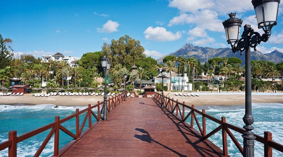 Ground Floor Apartment for sale in Artola, Marbella East