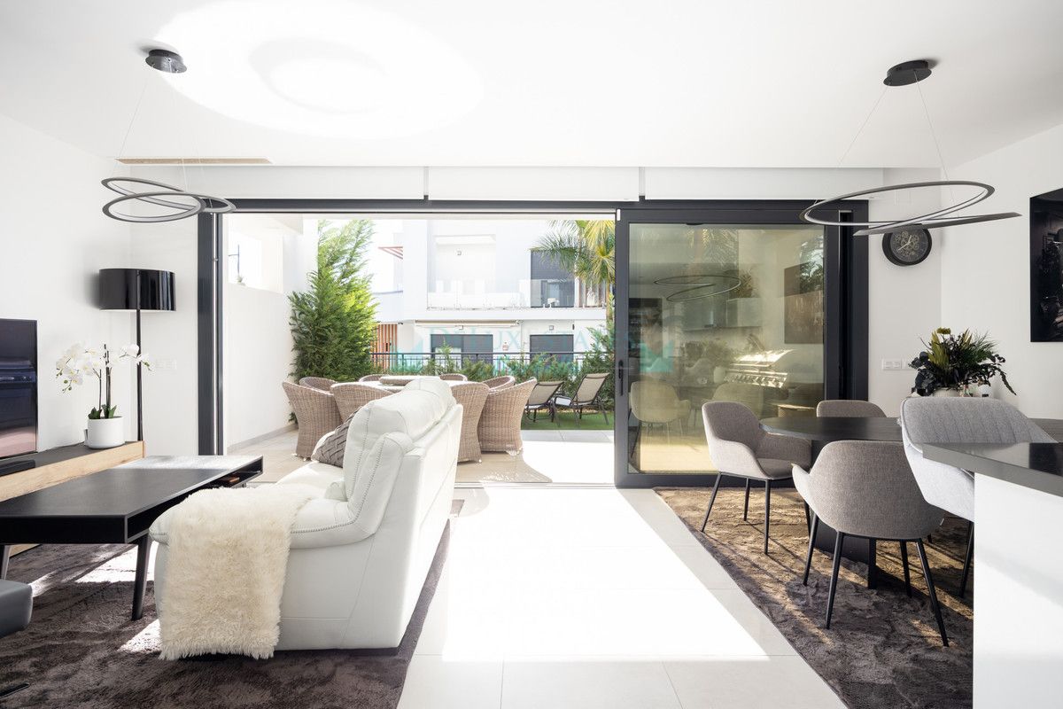 Town House for sale in Estepona