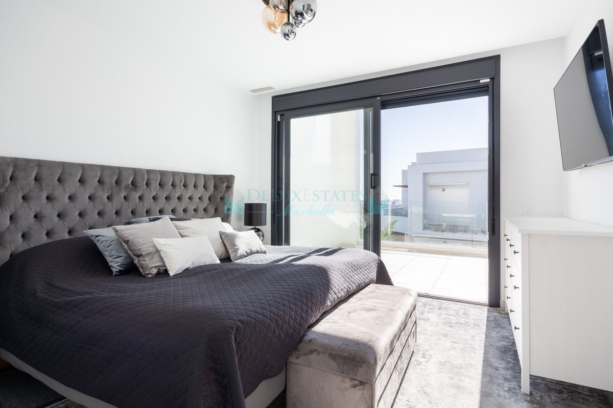 Town House for sale in Estepona