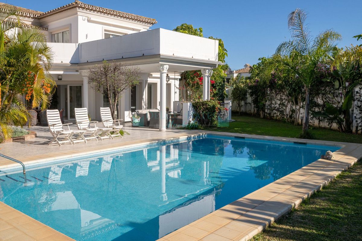 Villa for sale in Marbesa, Marbella East