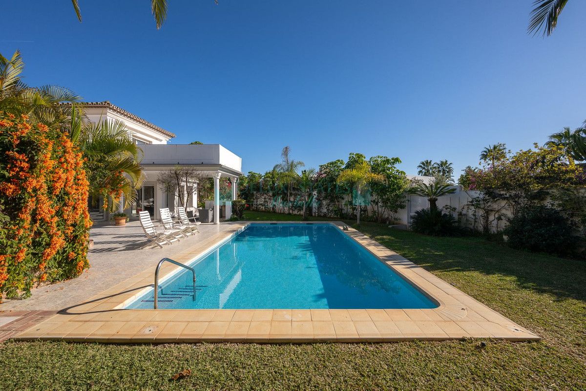 Villa for sale in Marbesa, Marbella East