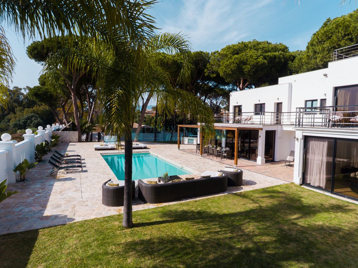 Villa for sale in Artola, Marbella East