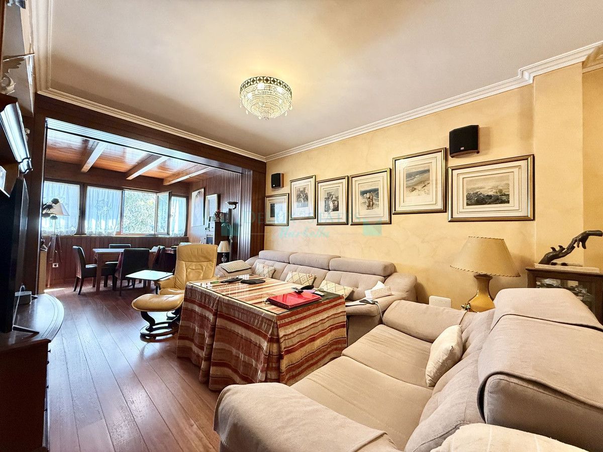 Semi Detached Villa for sale in Estepona