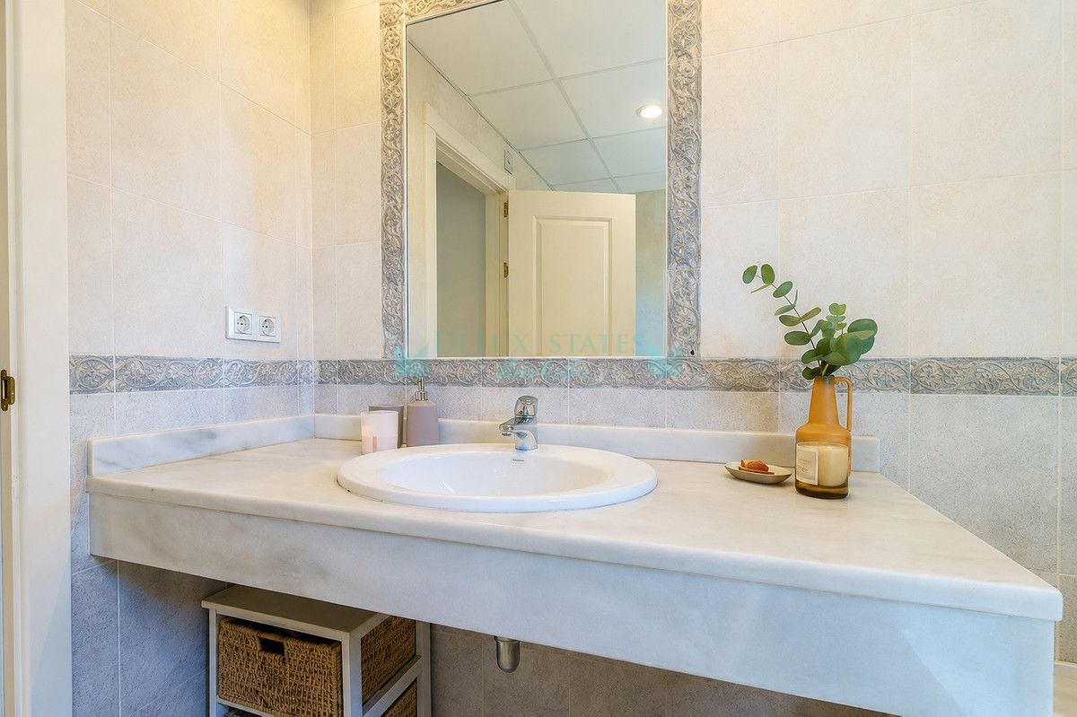 Apartment for rent in Hacienda del Sol, Estepona