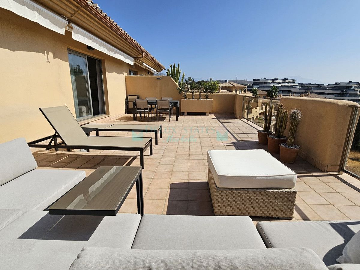 Penthouse for sale in Selwo, Estepona