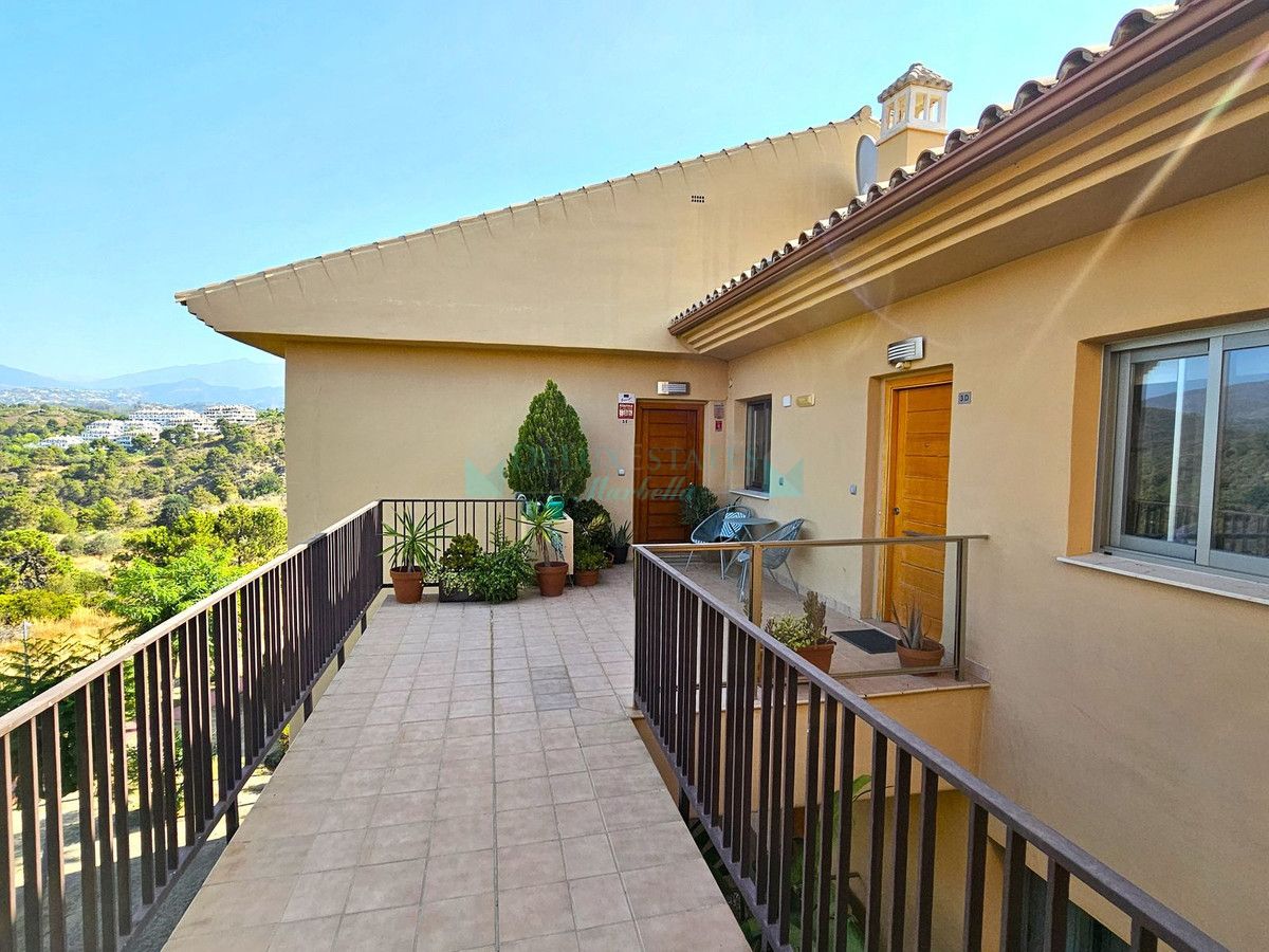 Penthouse for sale in Selwo, Estepona