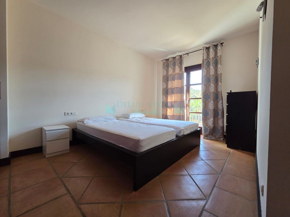 Semi Detached Villa for rent in Benahavis