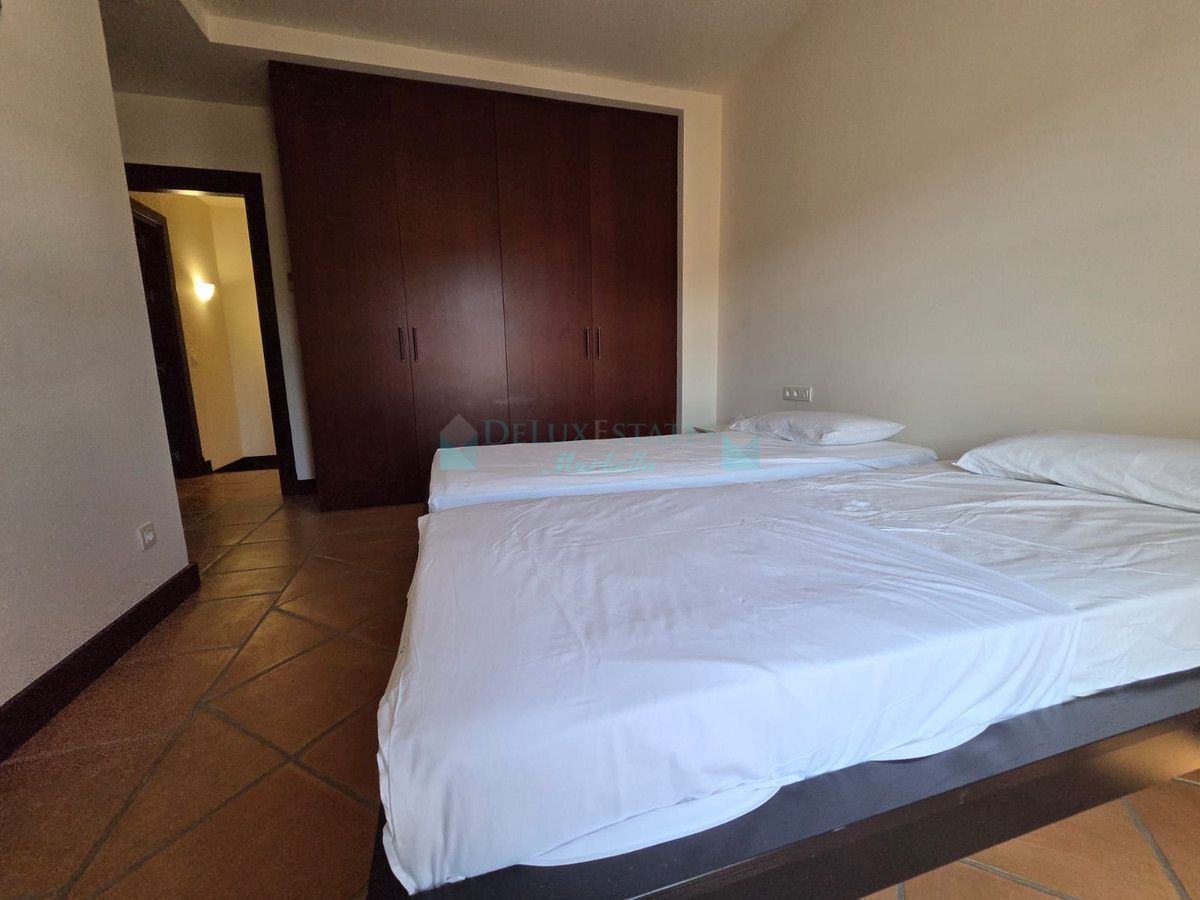 Semi Detached Villa for rent in Benahavis