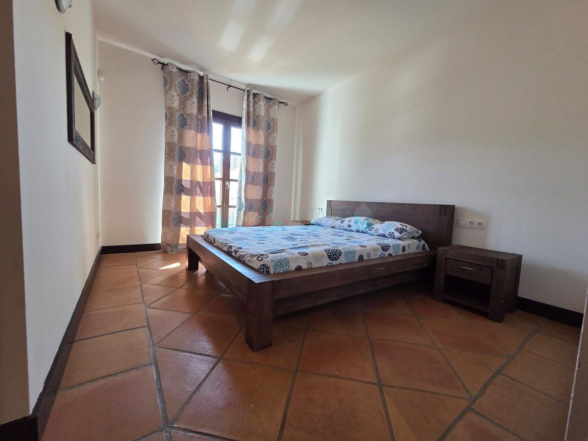 Semi Detached Villa for rent in Benahavis