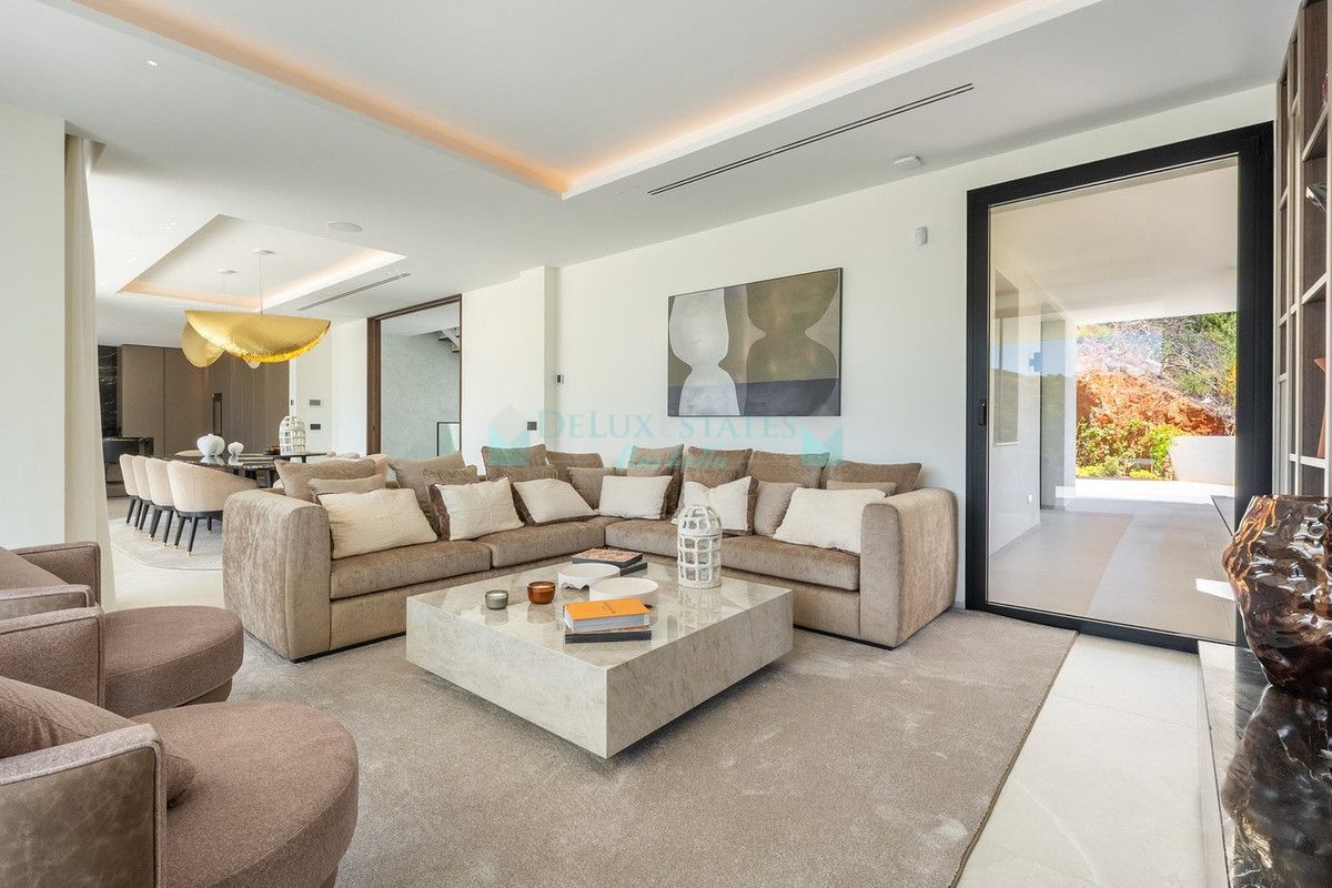 Villa for sale in Benahavis