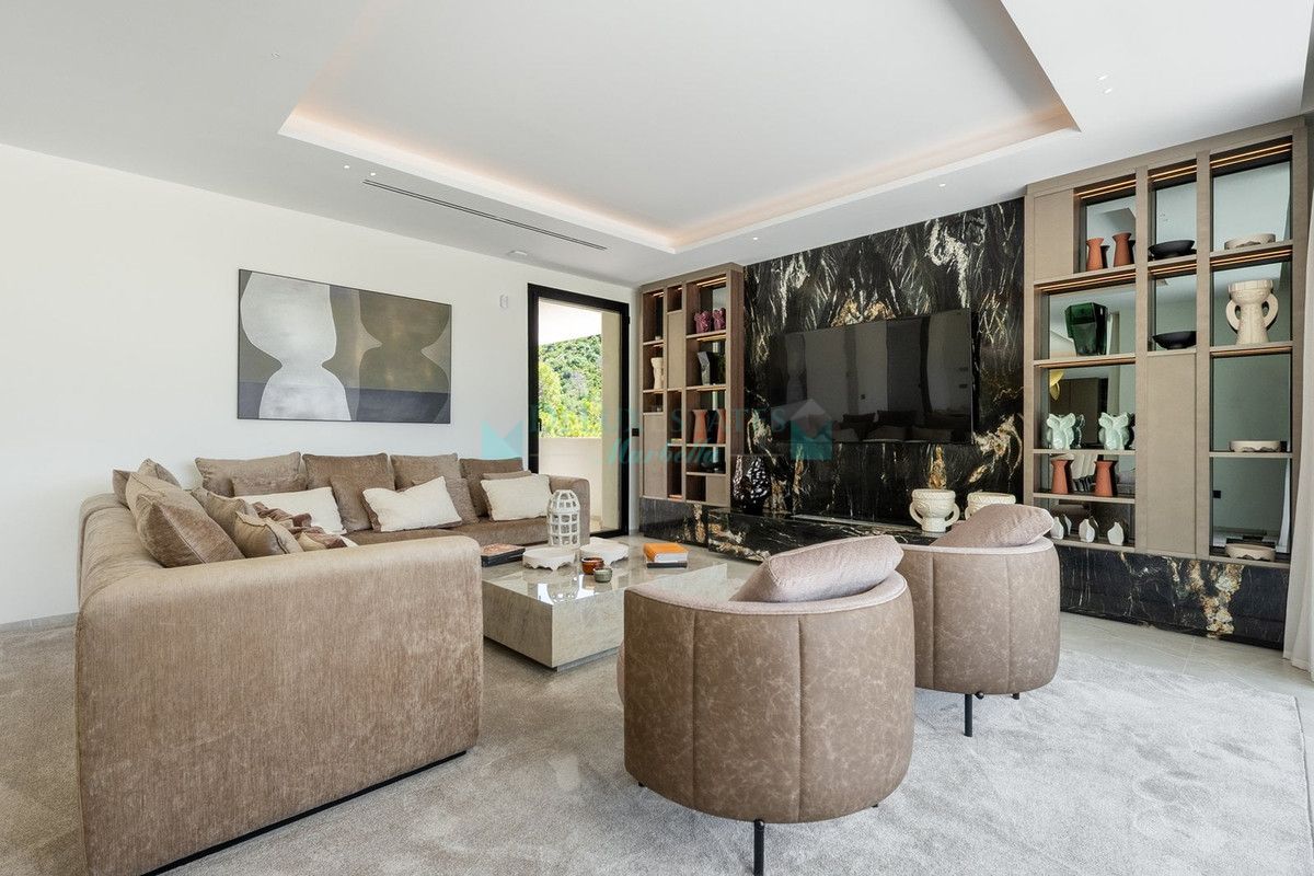 Villa for sale in Benahavis